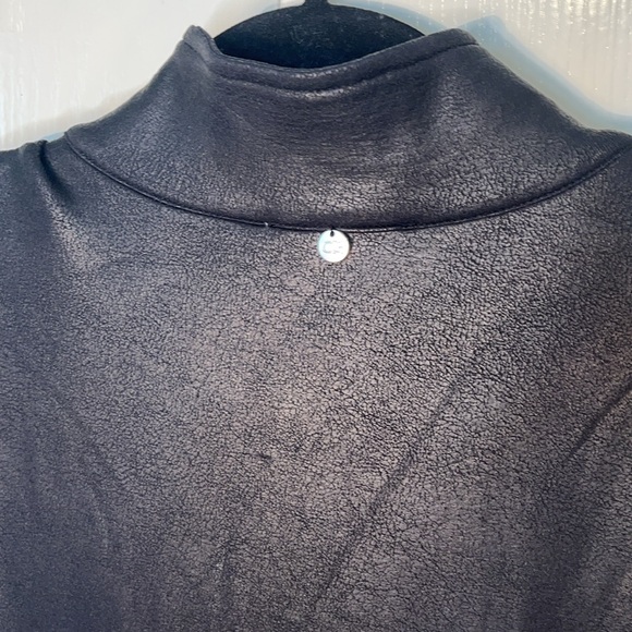 Cable & Gauge Sport Long line top/ dress. Yum.My soft, stretch fabric S. L. Blk. - Picture 8 of 14